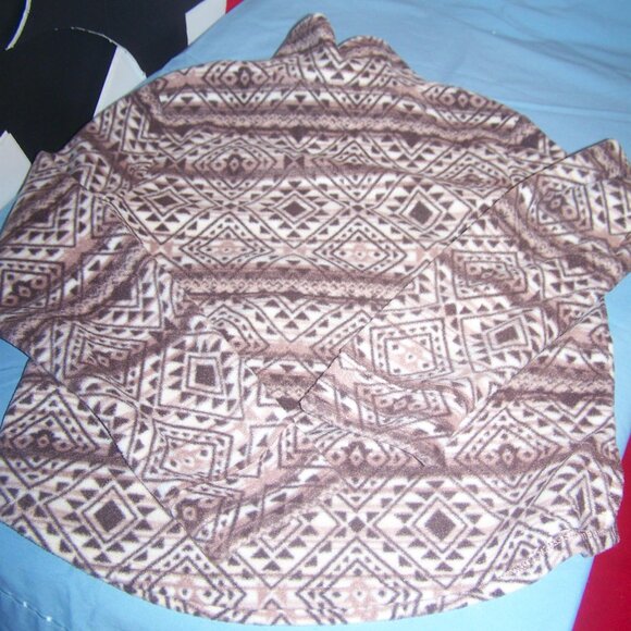 Maurice's Evsie NWT Brown Fleece Top Sz L (11/12) - Picture 4 of 4